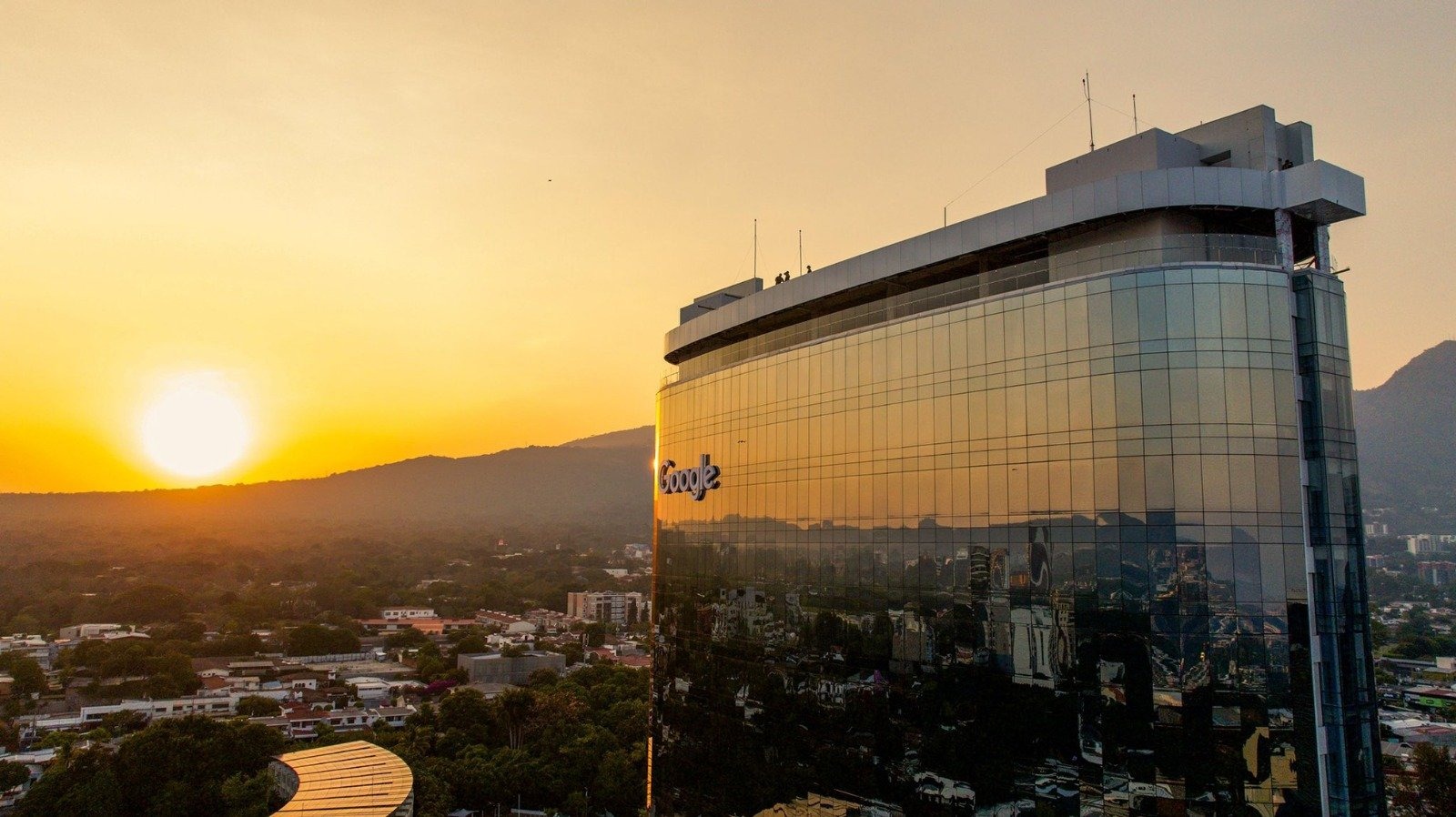 google-destaca-ventajas-de-invertir-en-el-salvador